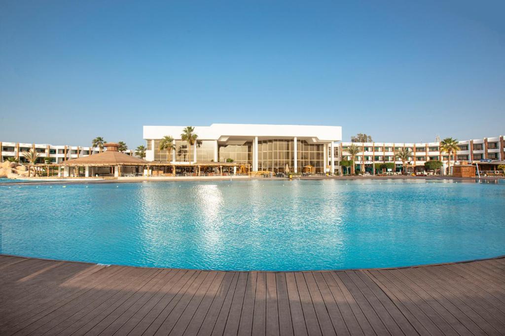 PYRAMISA BEACH RESORT SHARM EKSHIKH